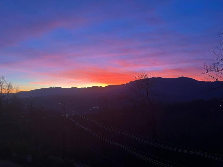 Villa Lux Retro Getaway W/ Ober & Smoky Mtn Views! Gatlinburg Exterior foto