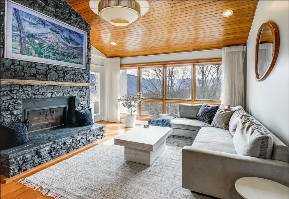 Villa Lux Retro Getaway W/ Ober & Smoky Mtn Views! Gatlinburg Exterior foto